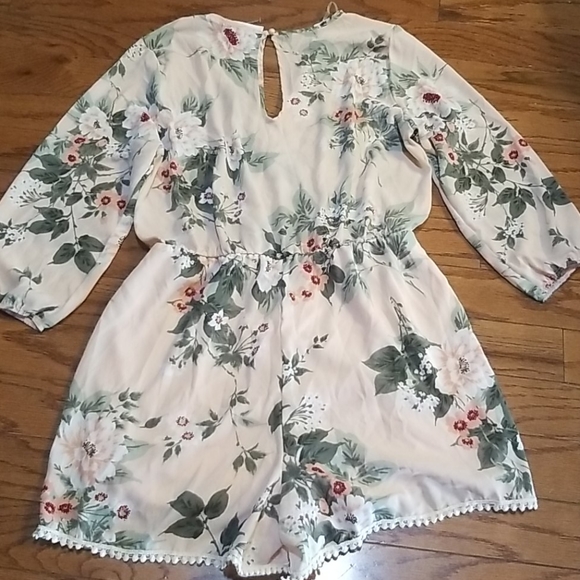 Romper - Picture 7 of 8